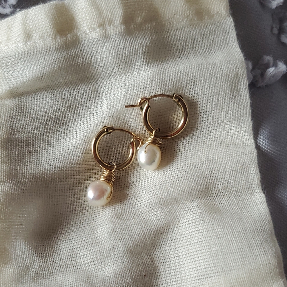 Mint Jewelry 14KT Gold Fill Freshwater Pearl Earrings